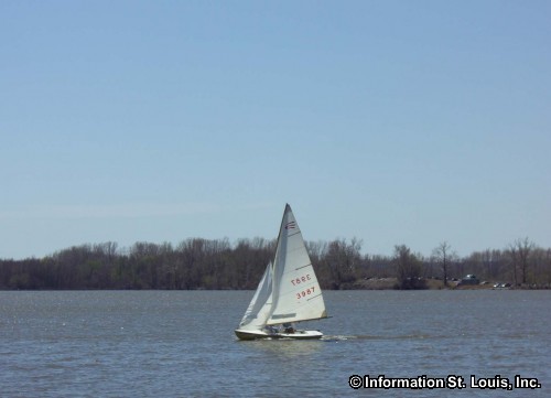 Sailboat Races at Creve Coeur Lake