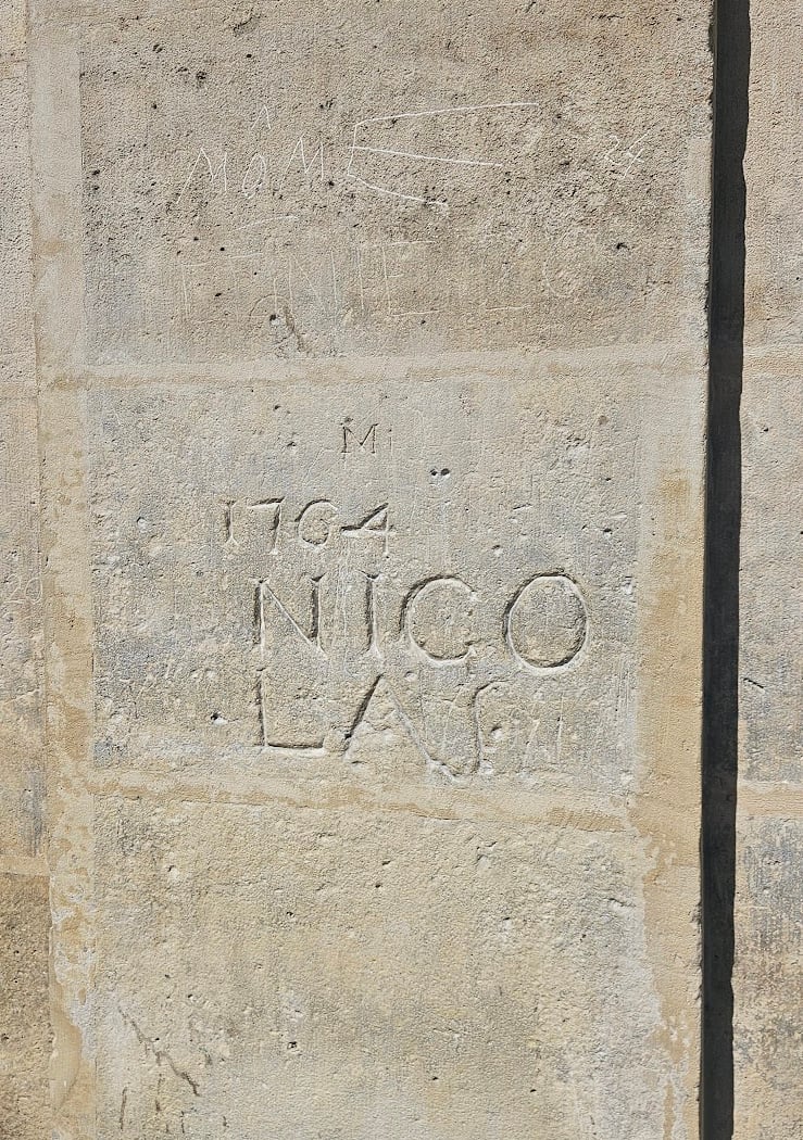 Nicolas 1764 - plus vieux vieux graffiti de Paris 3