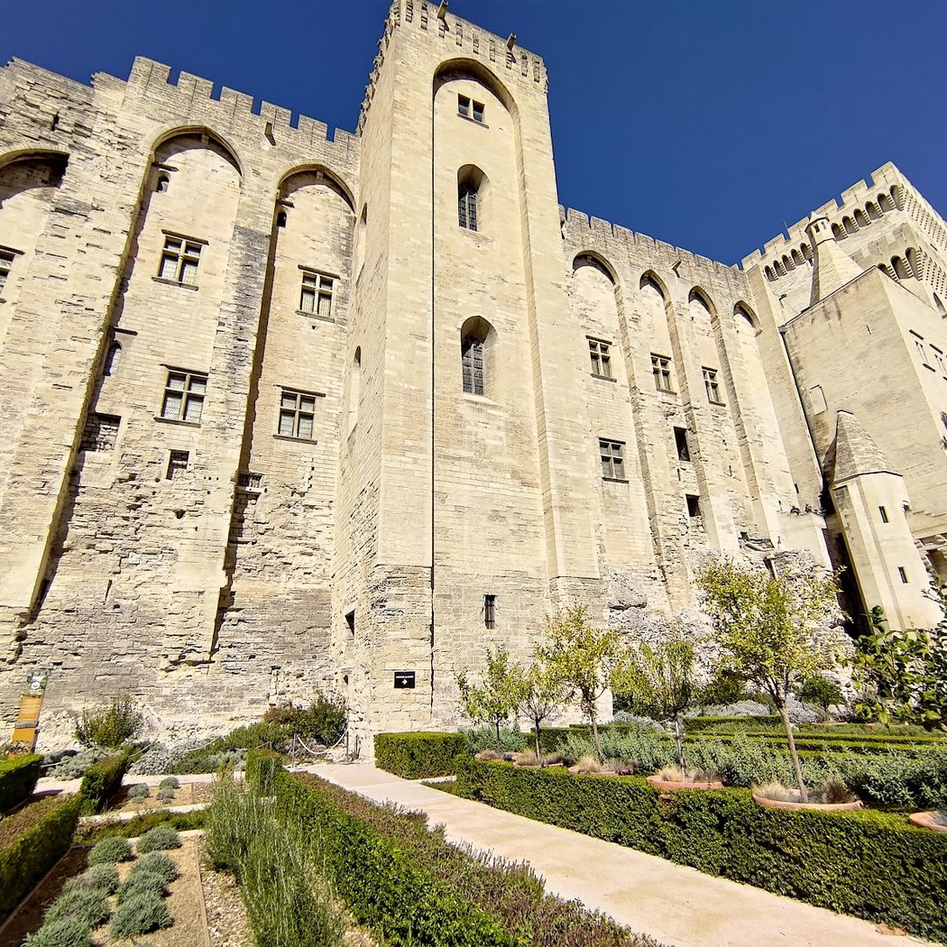 Gardens at the Popes’ Palace 1