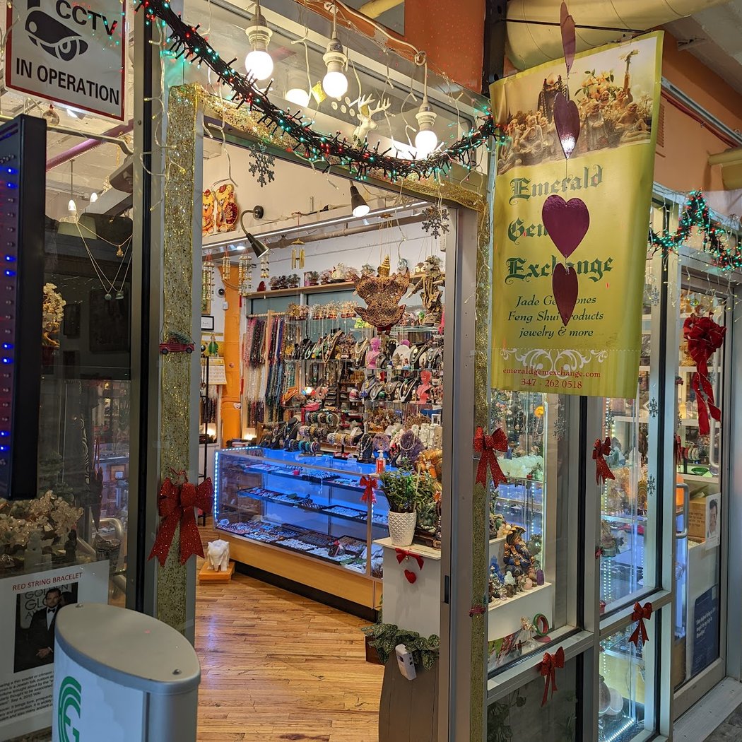 Emerald Gem Exchange (DUMBO Showroom) 3