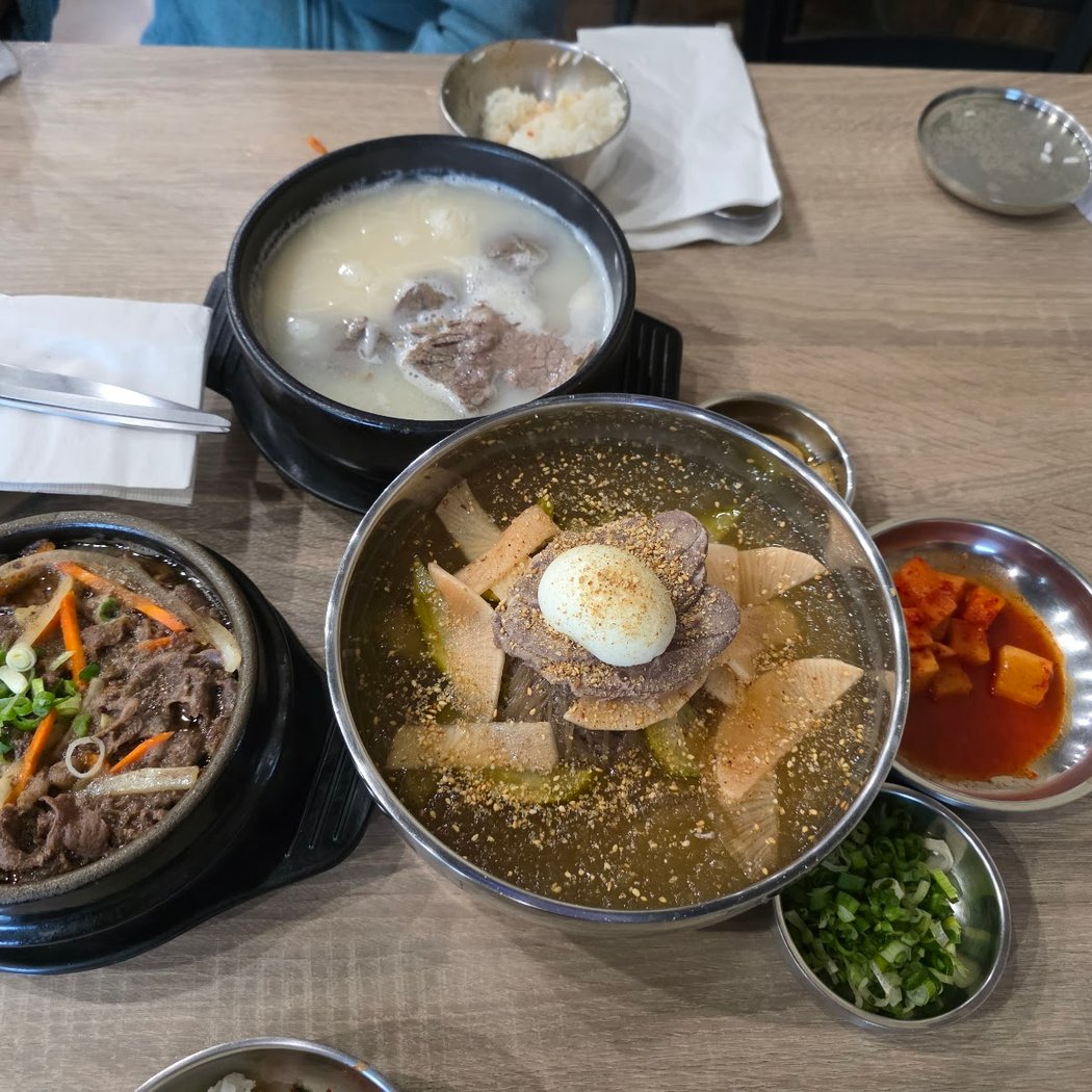 Soo Ja Seolleongtang 3