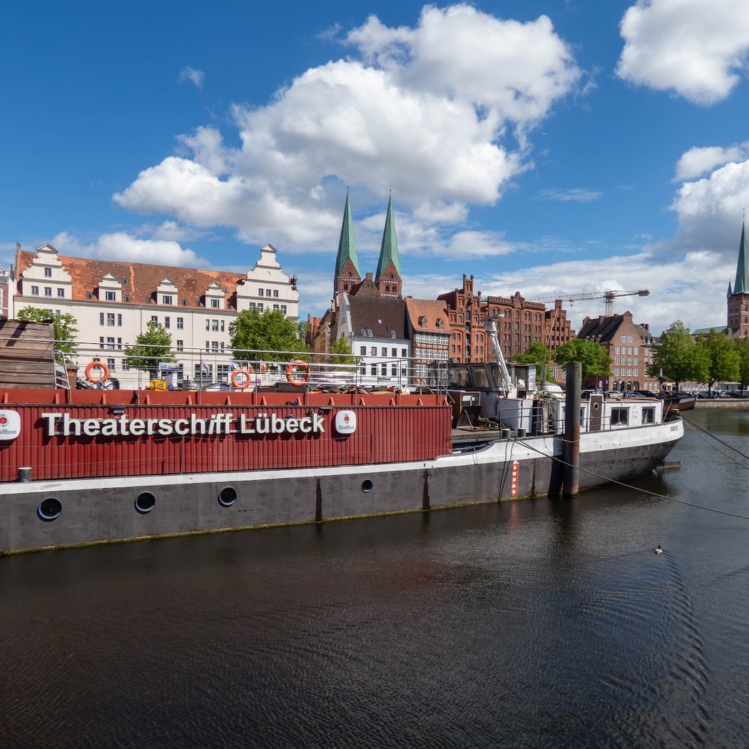 Theaterschiff Lübeck 1
