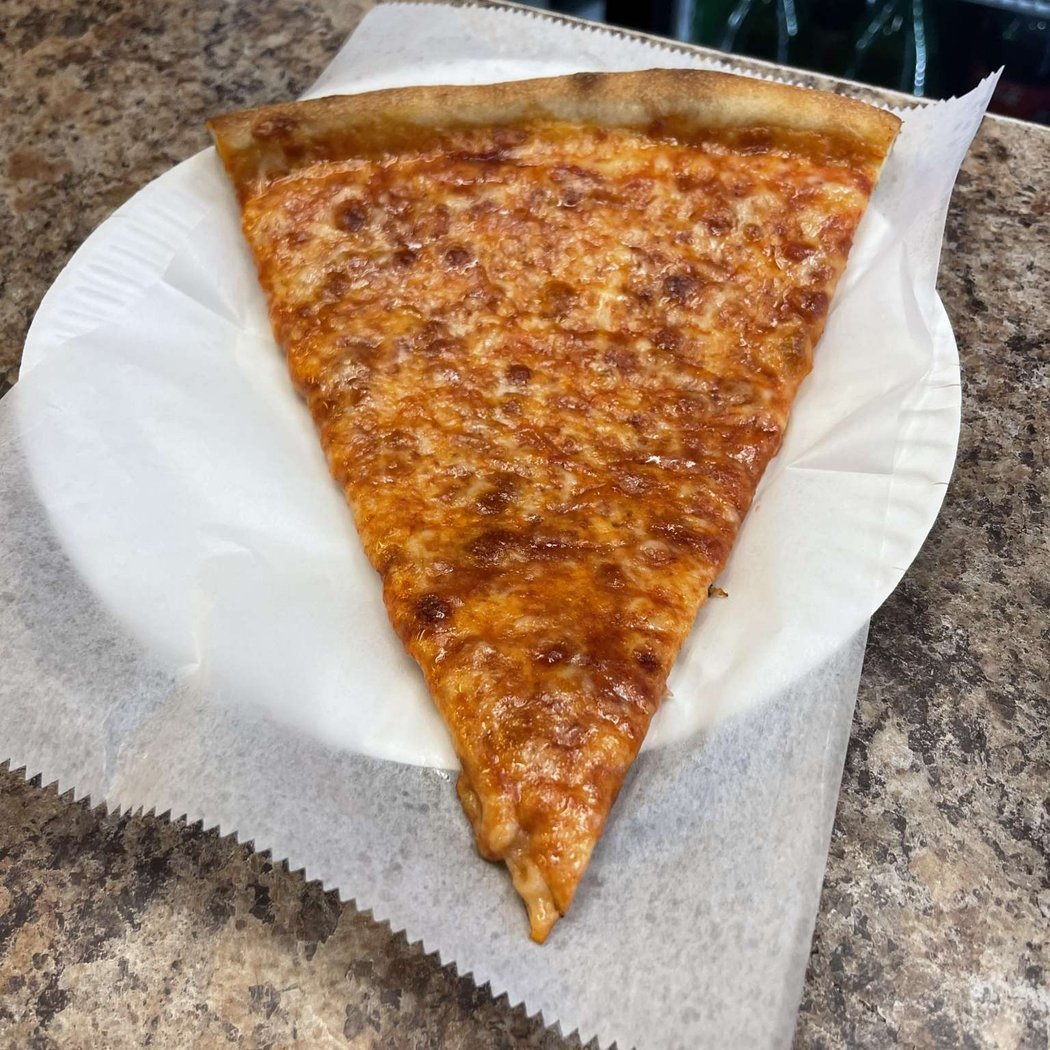 Lucia Pizza 1