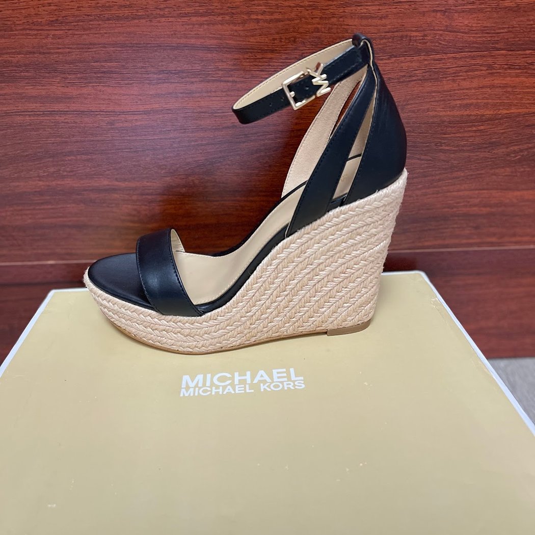 Sherelynn Outlet 1