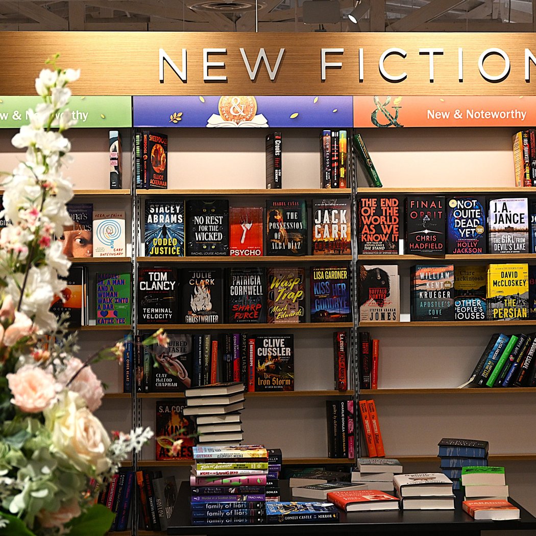 Barnes & Noble 2