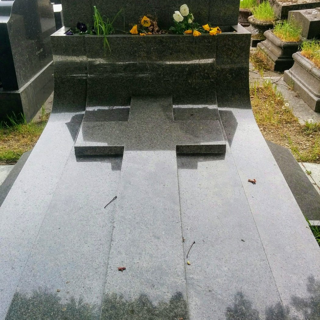 Parisian cemetery of Saint-Ouen 3