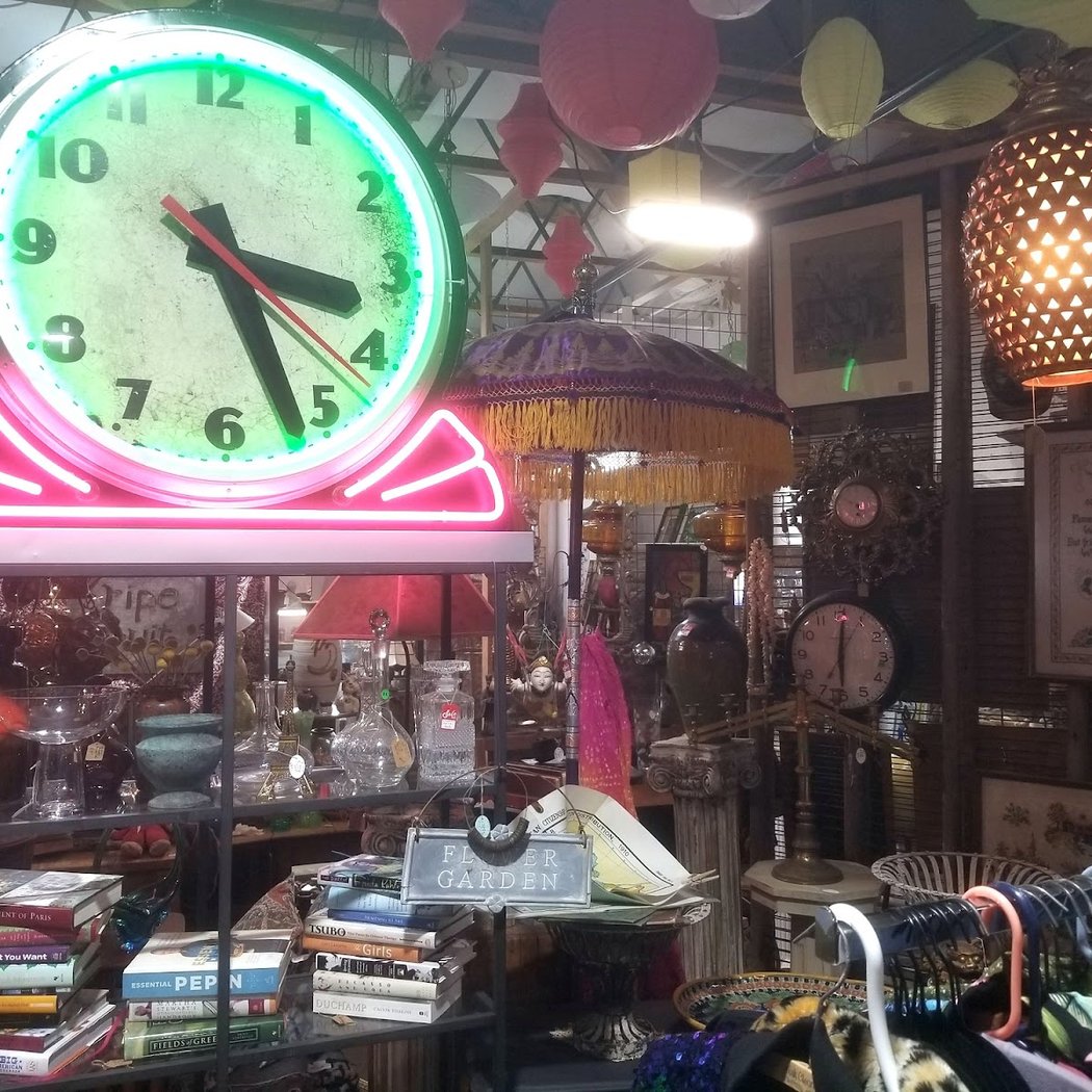 Sonoma Antiques and Vintage 1