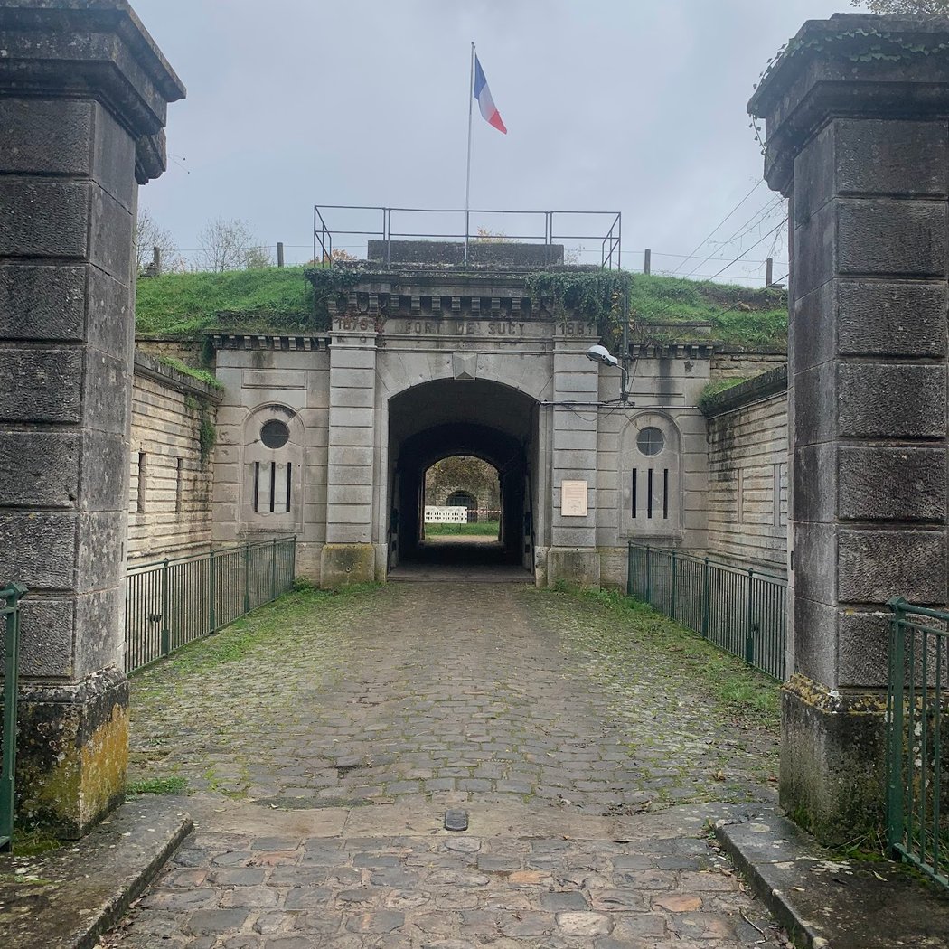 Les apiculteurs de Sucy au Fort de Sucy 1