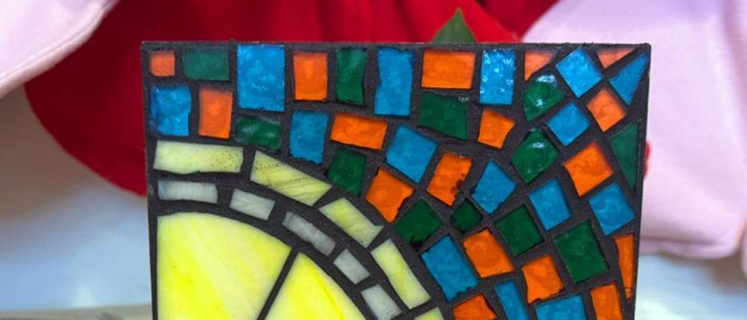 Intro to Glass Mosaics: Learn to Make Colorful Indoor Mosaics 1