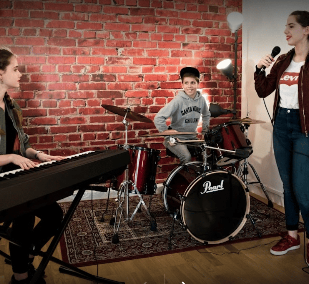 Music School De Puteaux La Nouvelle Gamme : Piano, Guitare, Chant, Batterie, Eveil Musical And Theater 1