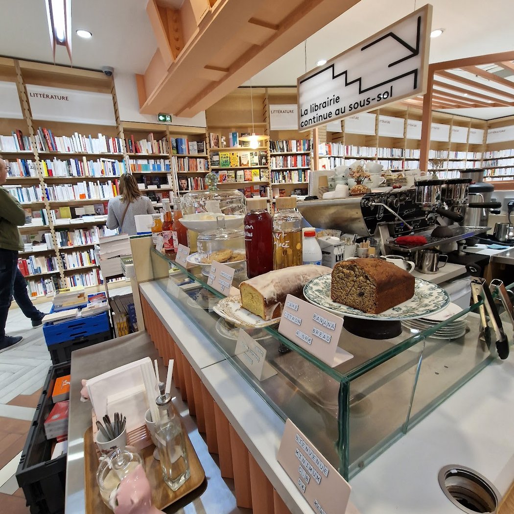 Ici independant bookstore 3