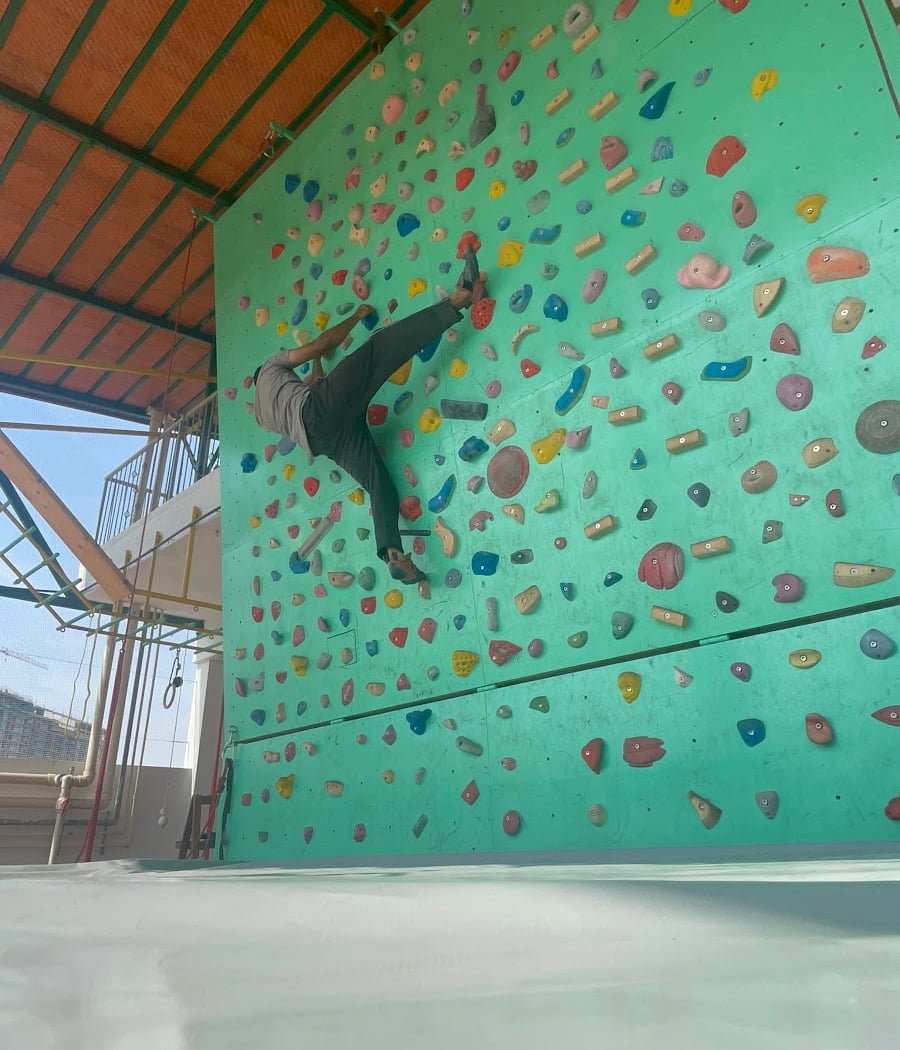 Summit Seekers A Rock Climbing Experience 1