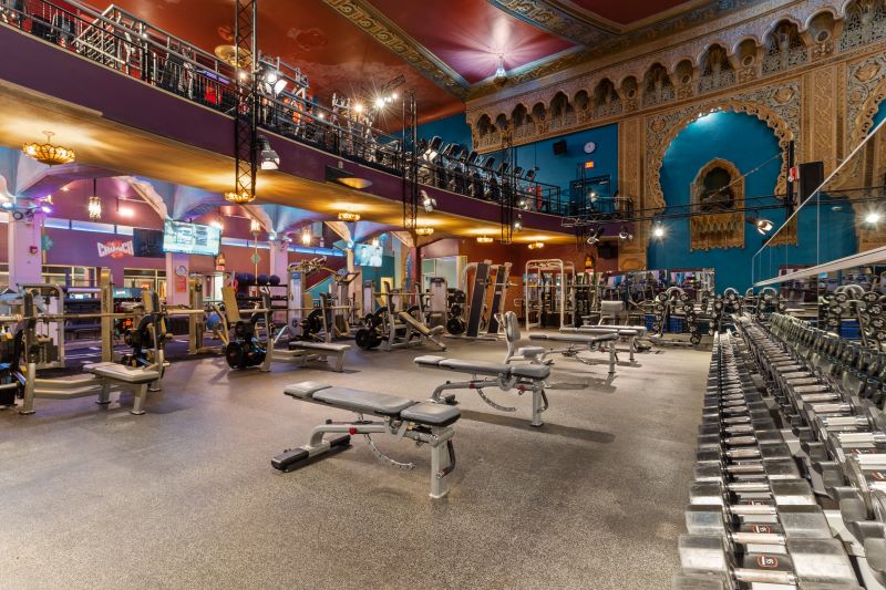 Crunch Fitness 1