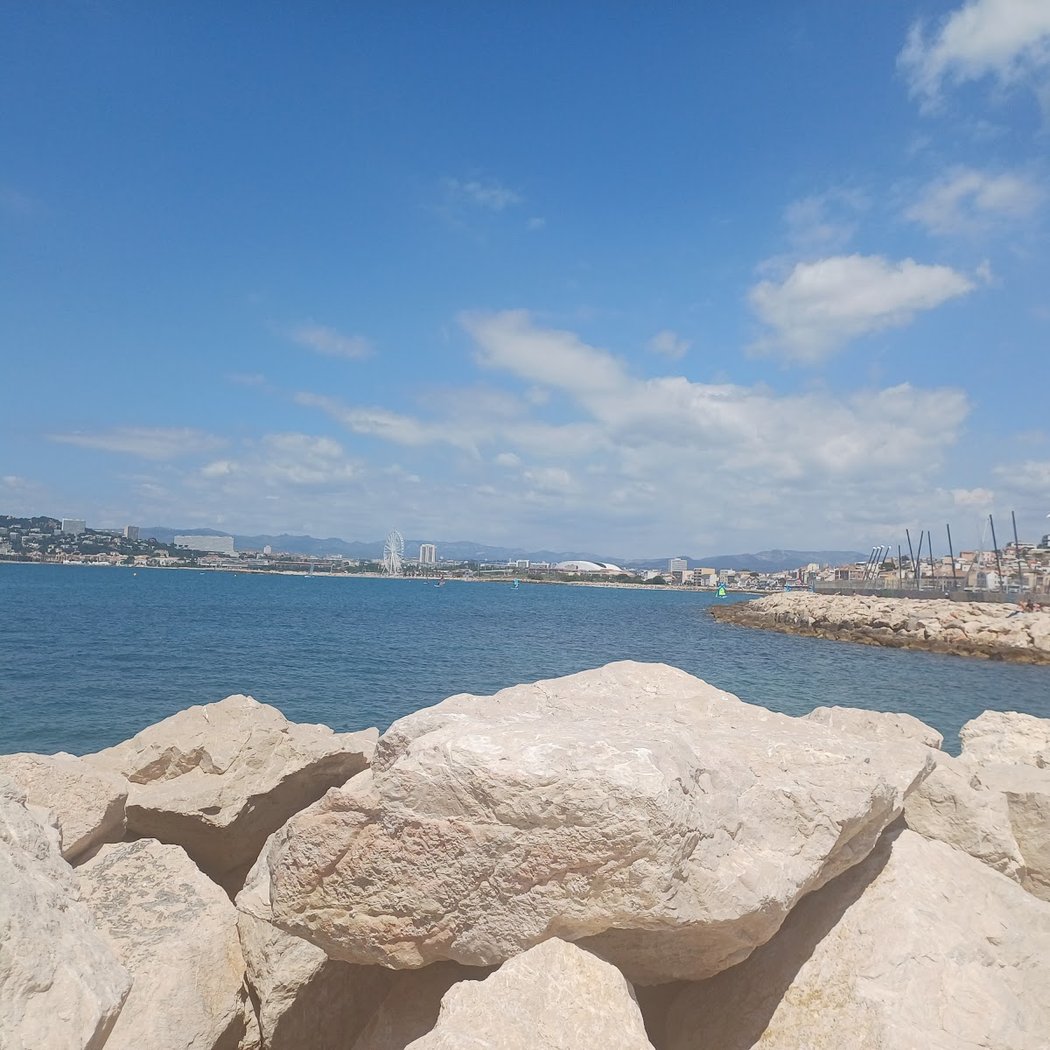 Digue est du Port de la Pointe rouge 3