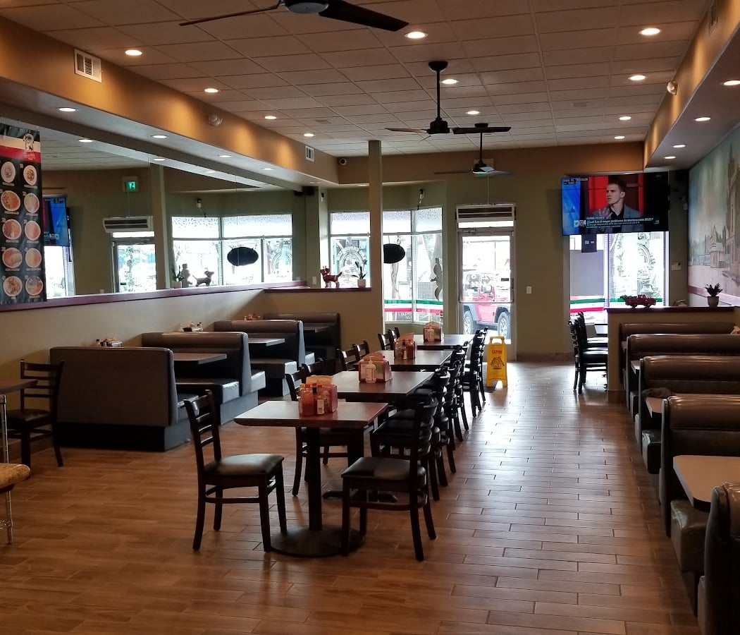 Los Caporales Taqueria 1st. Street 2