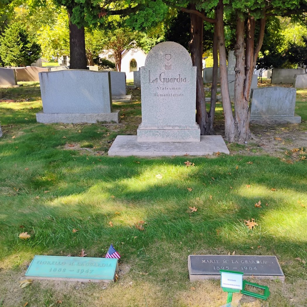 Woodlawn Cemetery • Conservancy 3
