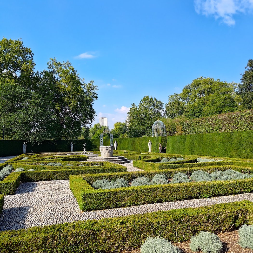 Queen's Garden 3
