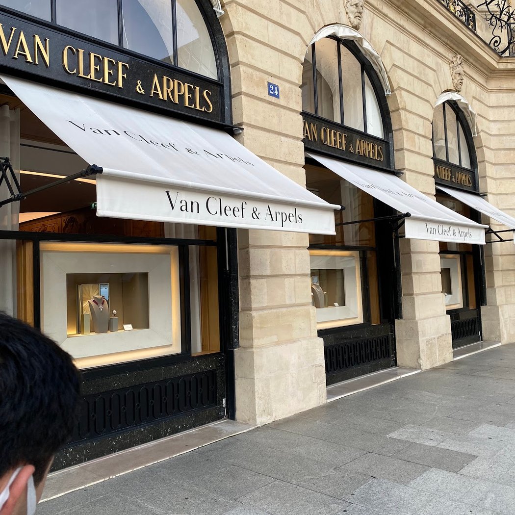 Van Cleef & Arpels (Paris - 20 Place Vendôme) 2