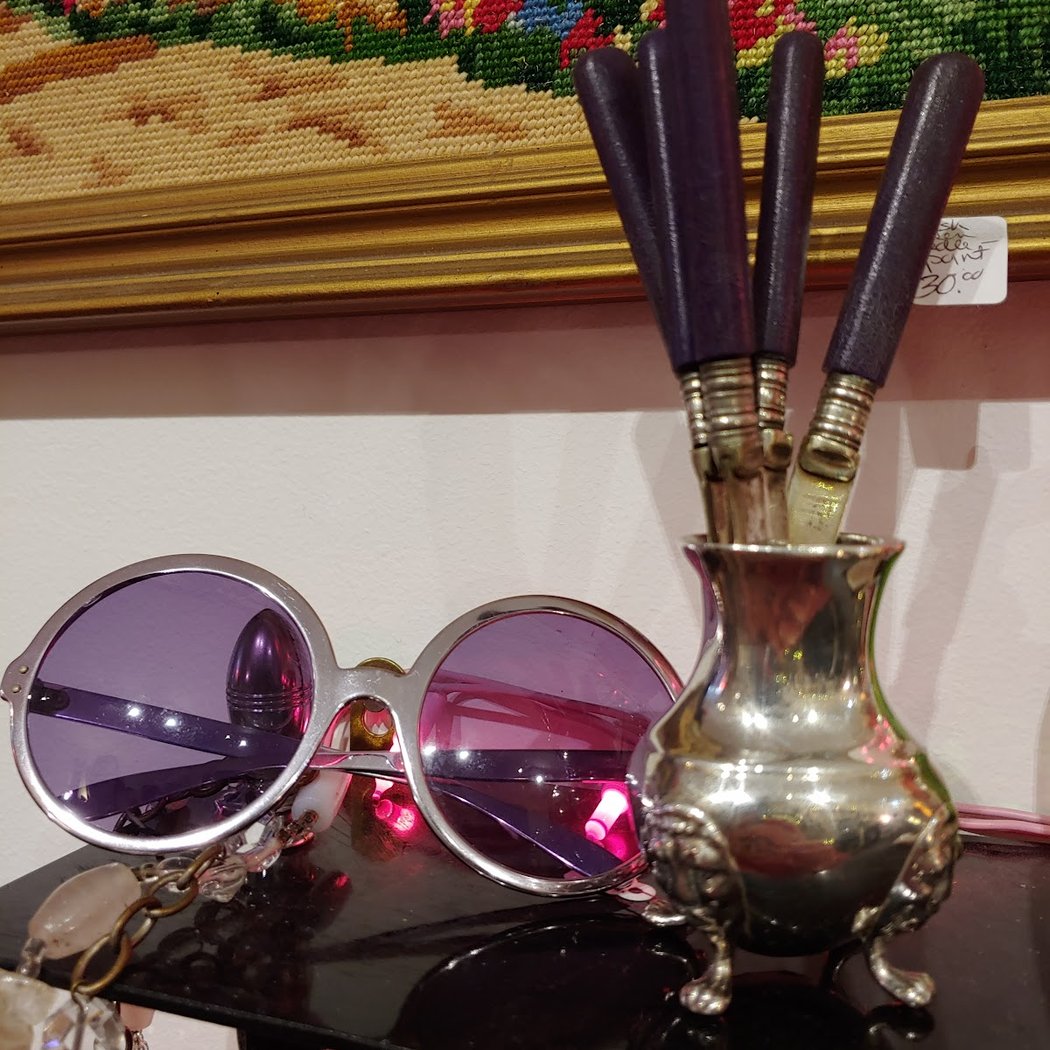 Pop Vintage Antiques 1