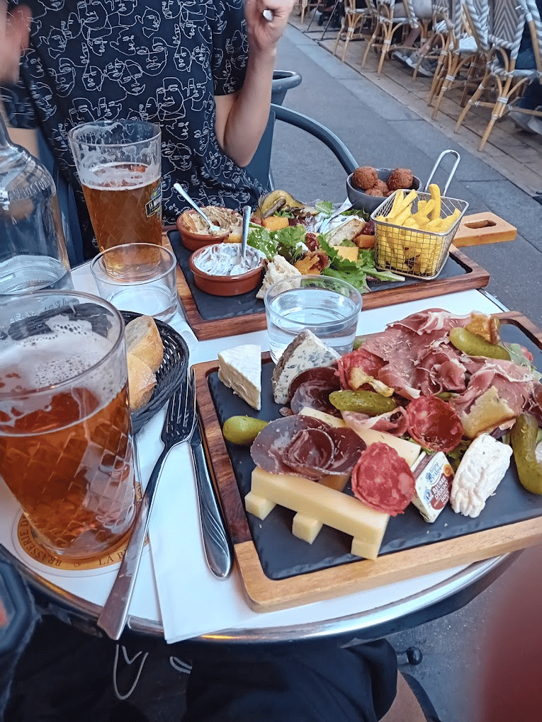 Zigzag Café 2
