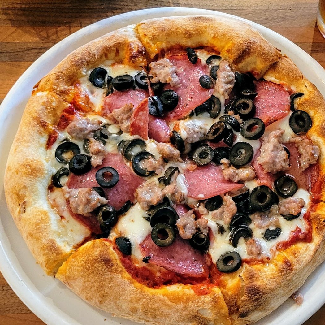 Melo's Pizza & Pasta 3