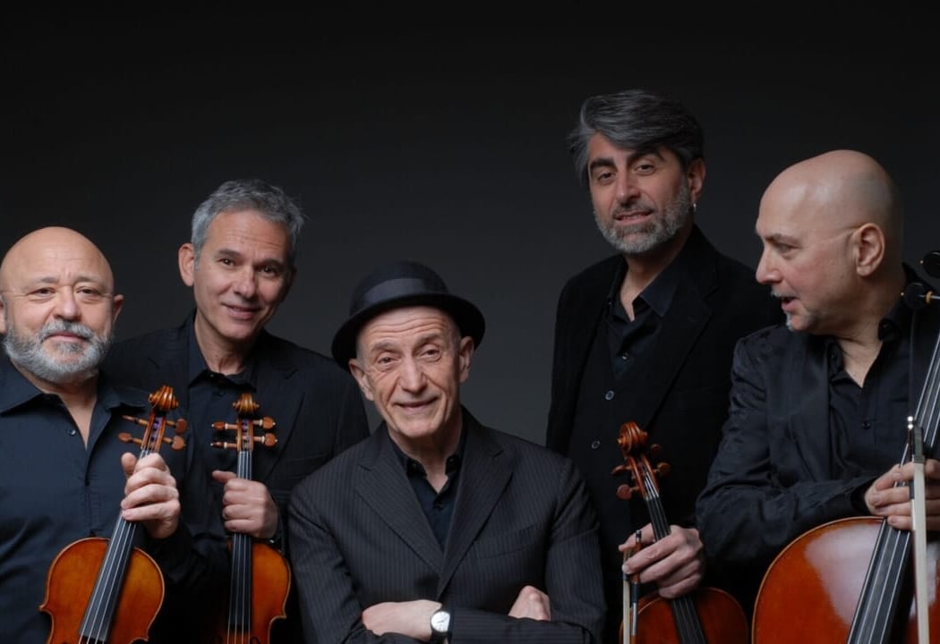 “Te voglio bene assaje”: Peppe Servillo, Solis String Quartet, Medit Orchestra 3