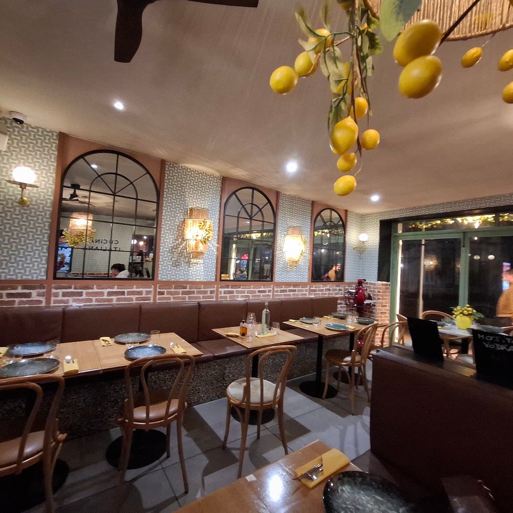 RESTAURANT EVVIVA 3