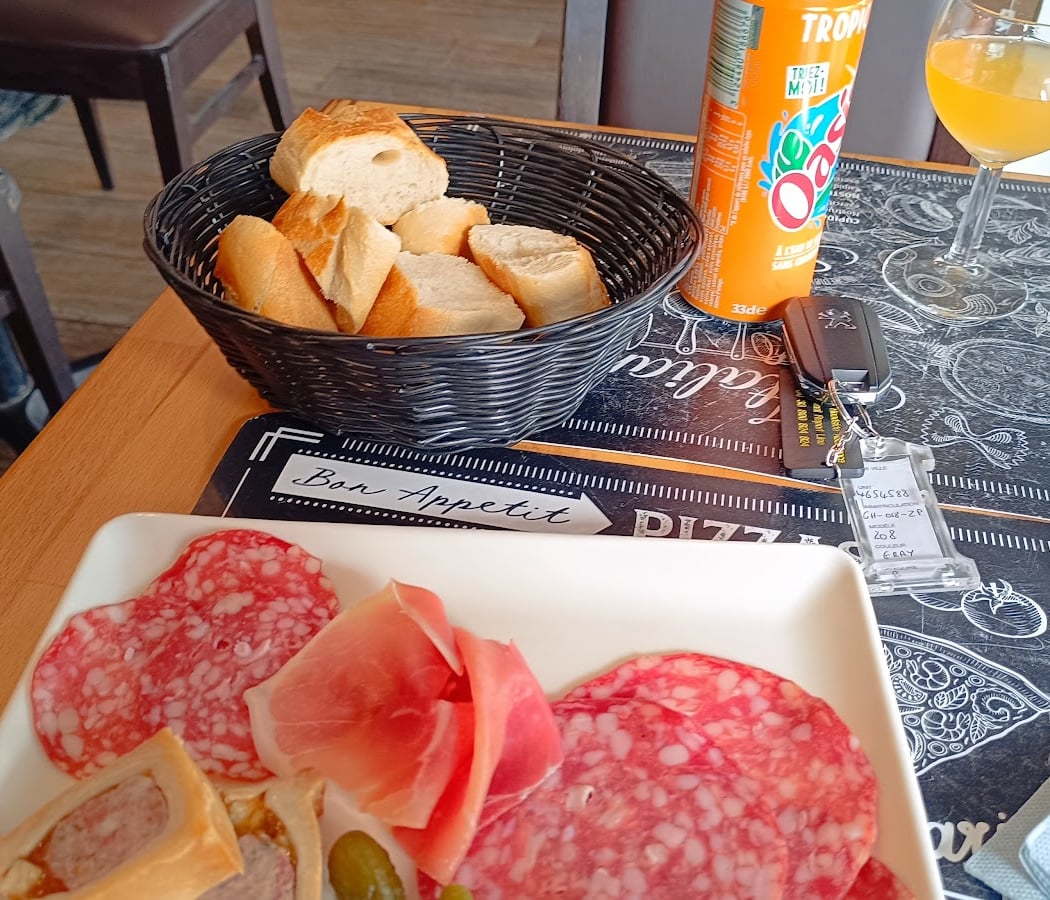 Bistrot du Port Genneviliers 2