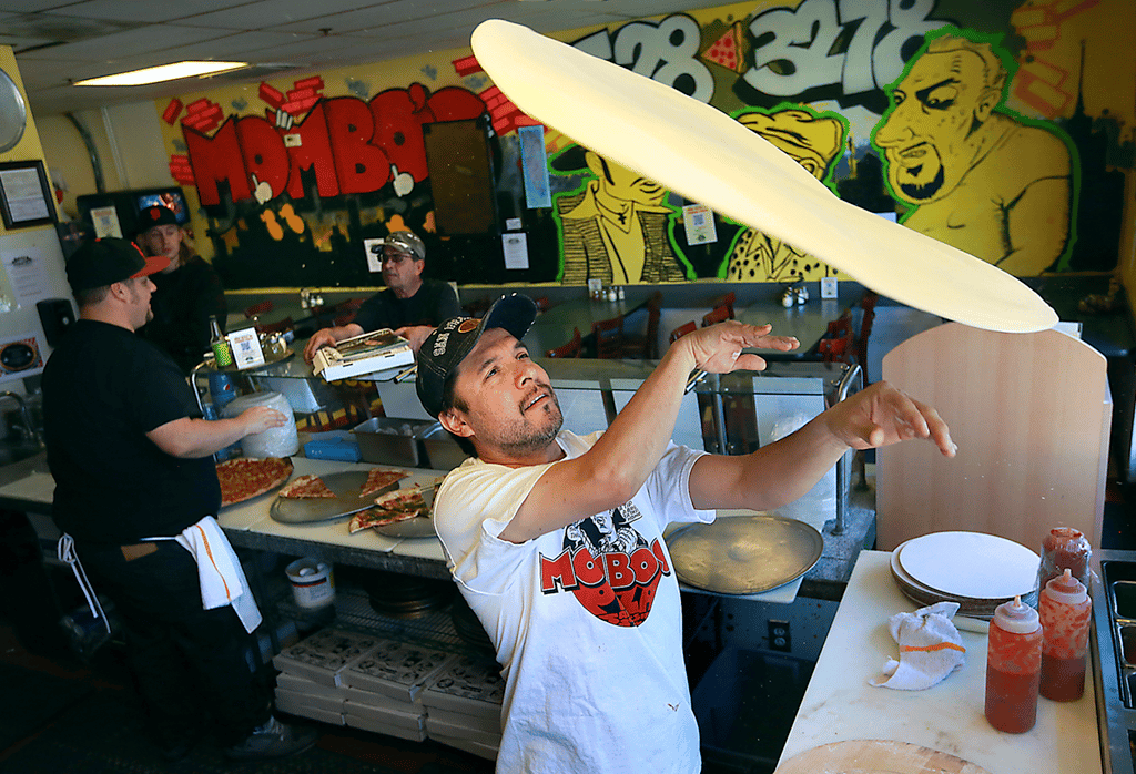 Mombo's Pizza 1