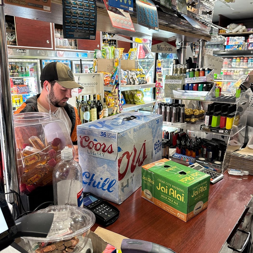 Murry Hill Mini Mart 3