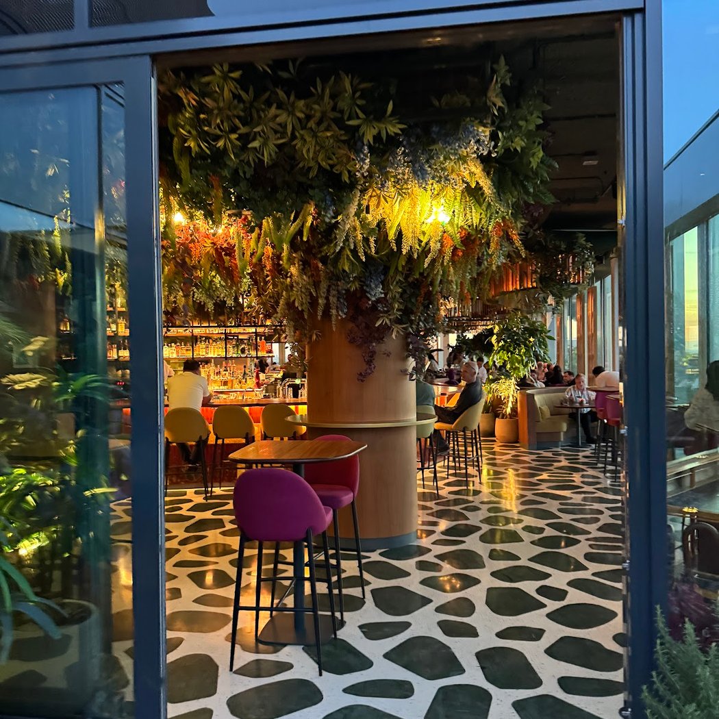 Selva Restaurant 2