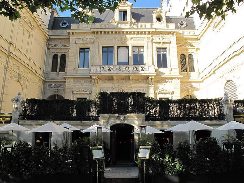 Hôtel de la Païva 3