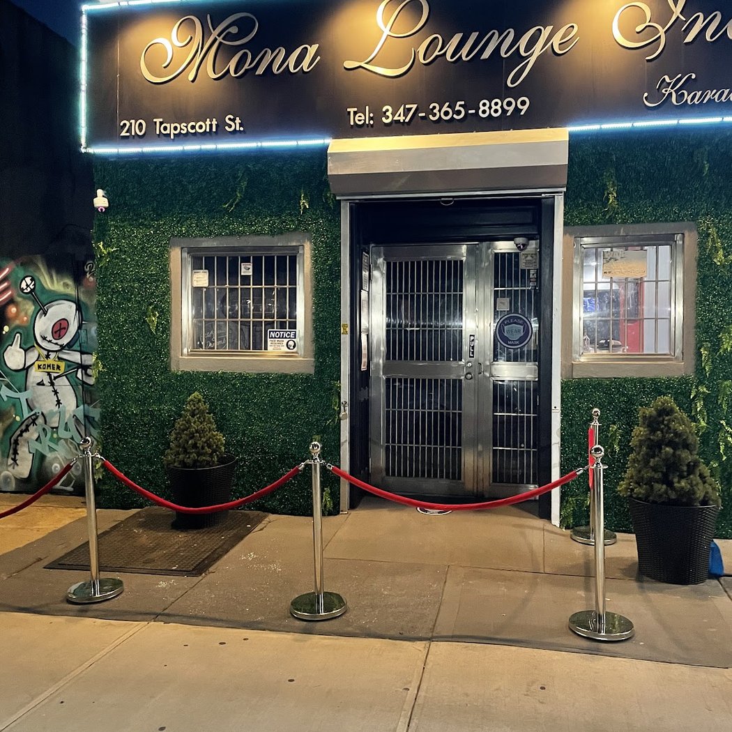 Mona Lounge 2