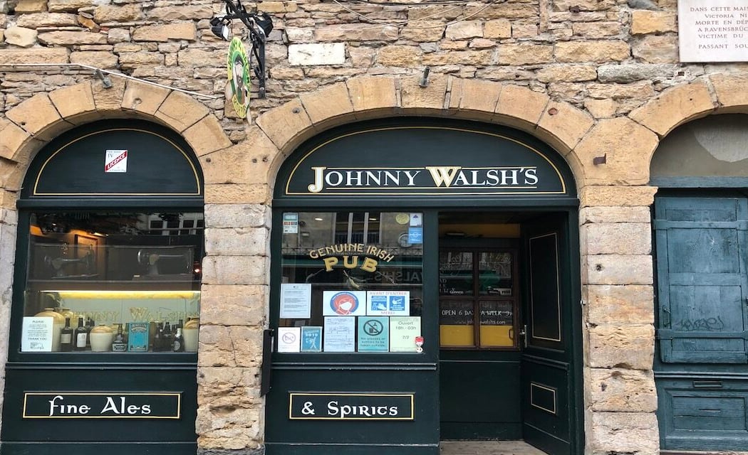 Johnny Walshs Irish Pub 2