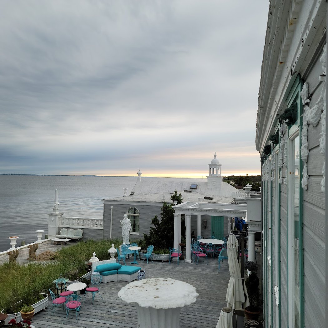 Belvedere Guest House for Men 2