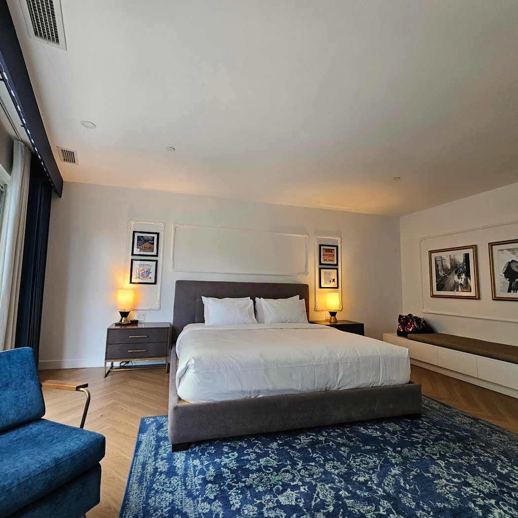 Pantages Hotel Downtown Toronto 3