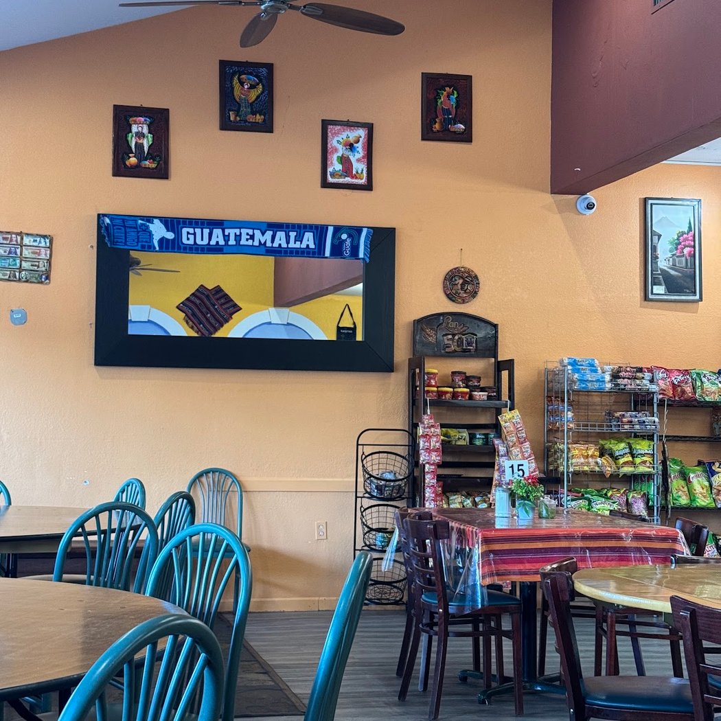 Palacio Latino Restaurant & Bakery 3