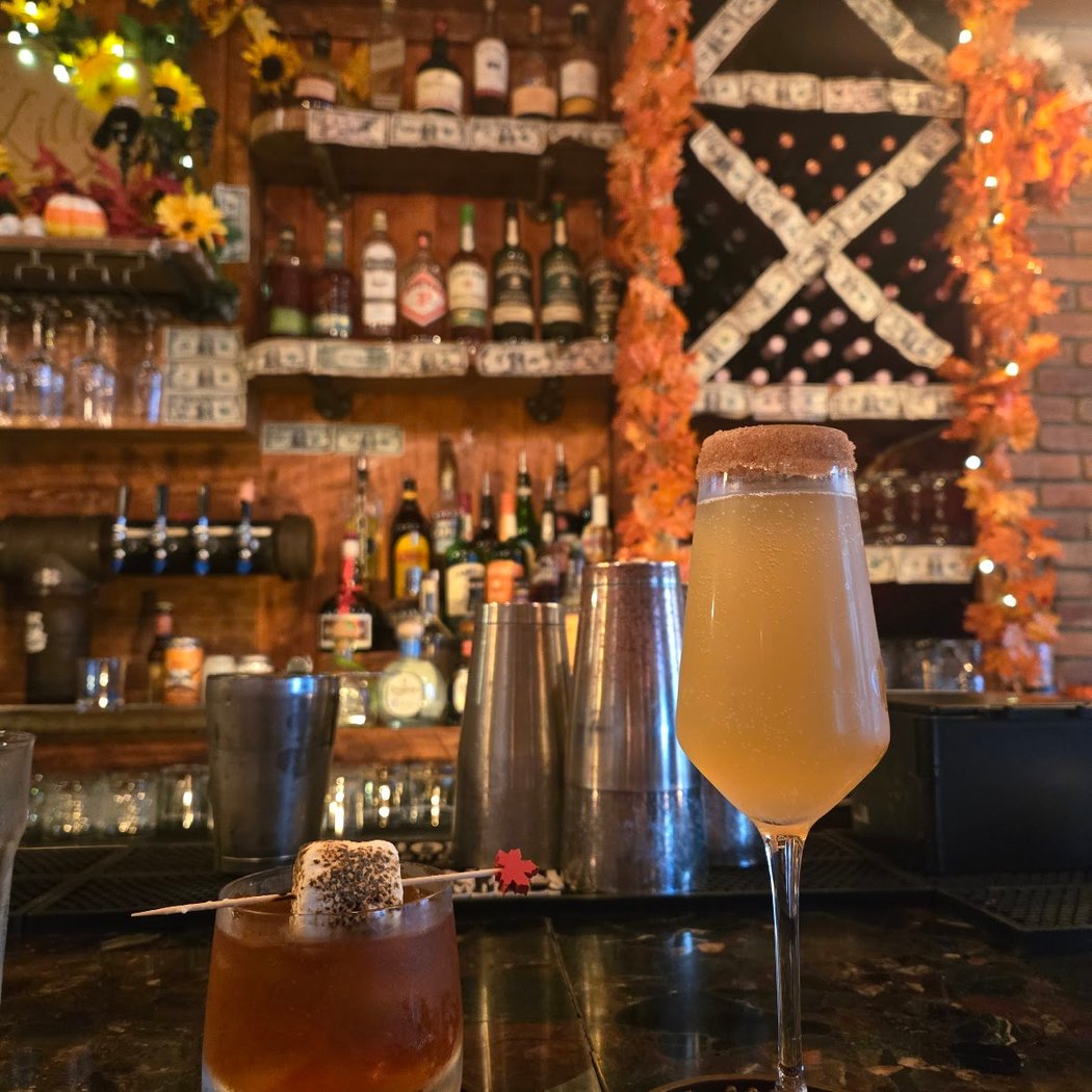 Lilly's Cocktail and Wine 1