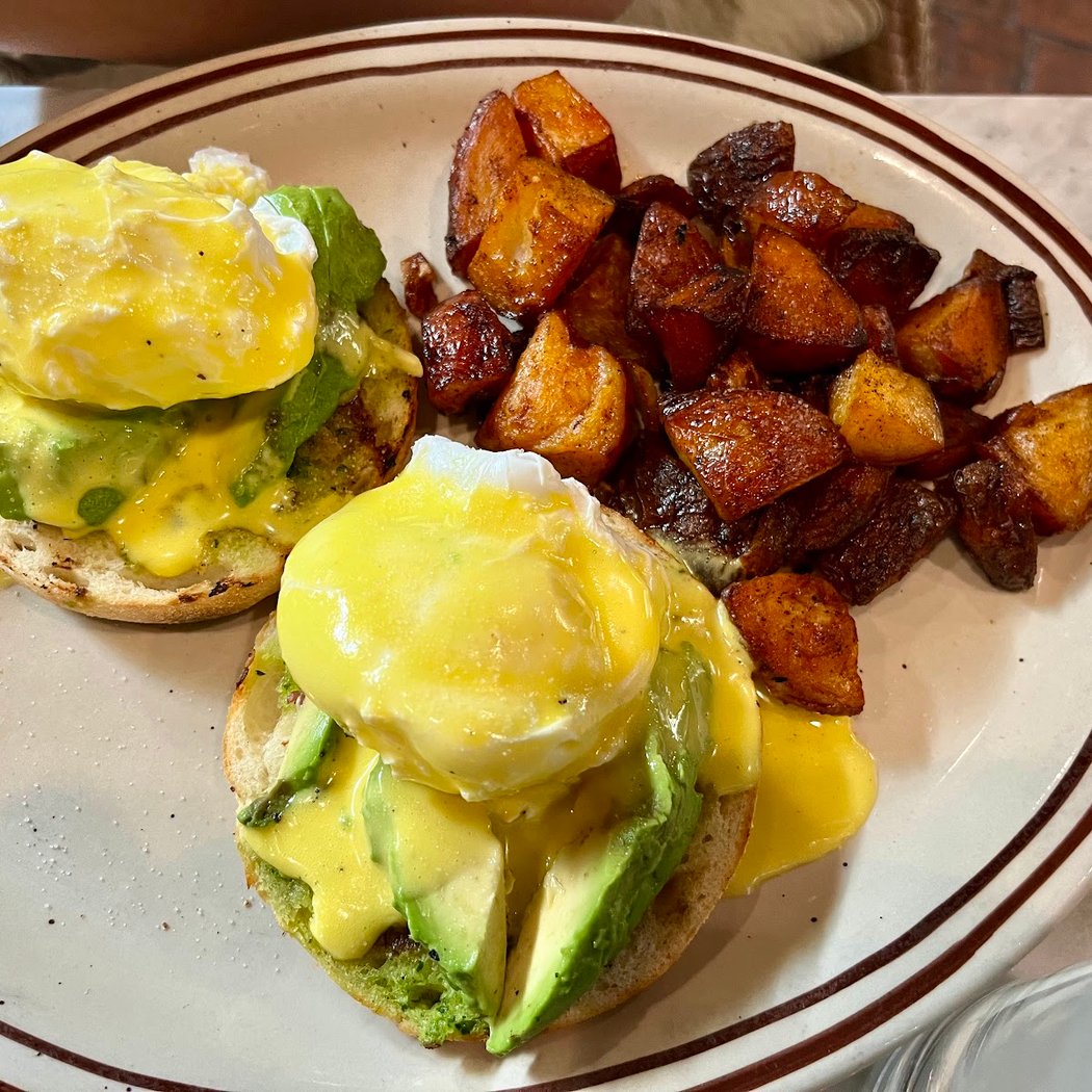 Karla's Restaurant & Bar 1