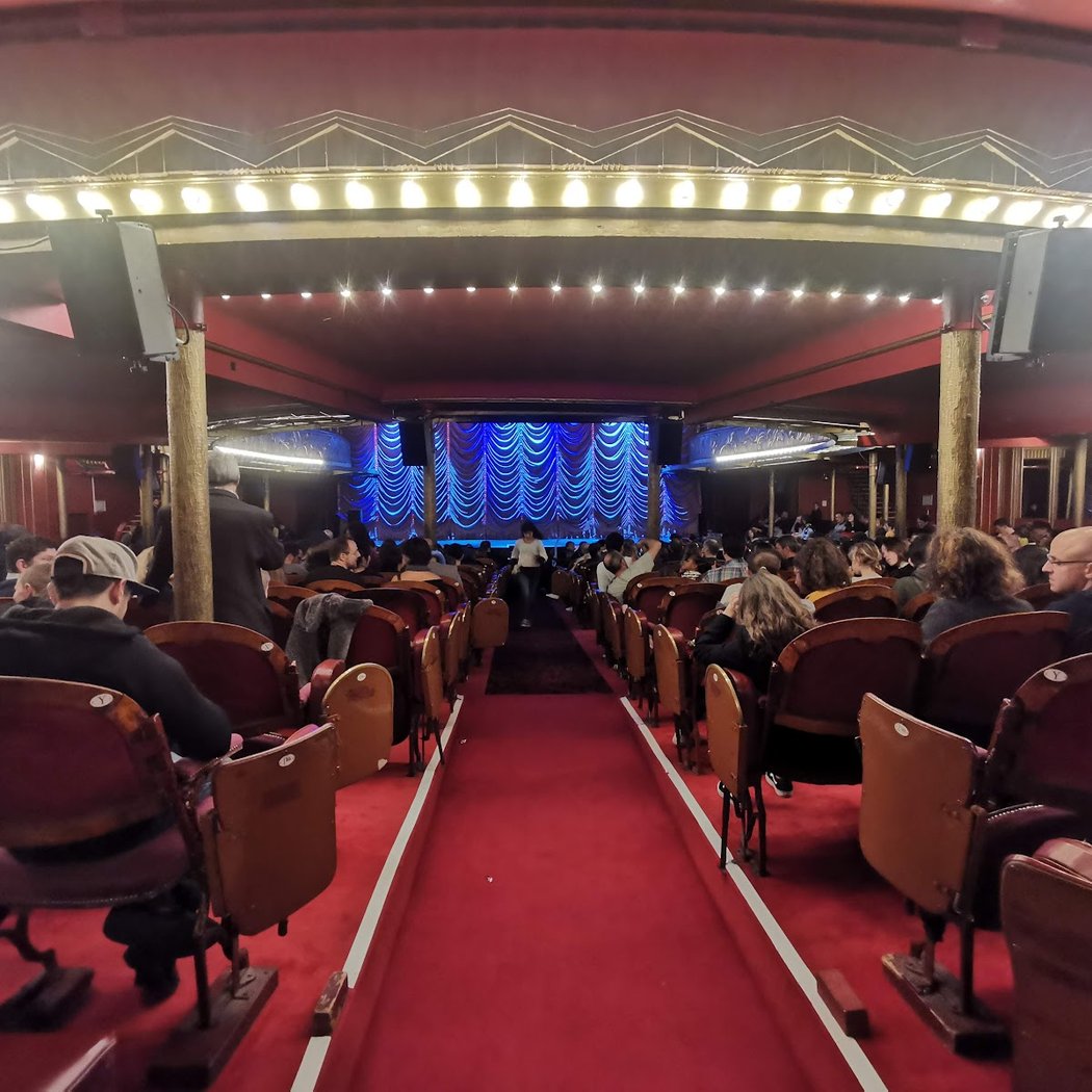 Visite guidée des coulisses des Folies Bergère 5