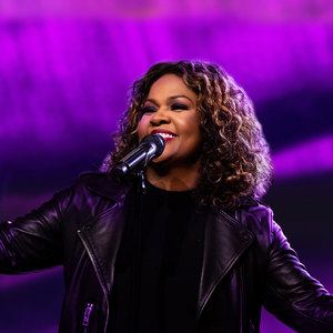Cece Winans 1