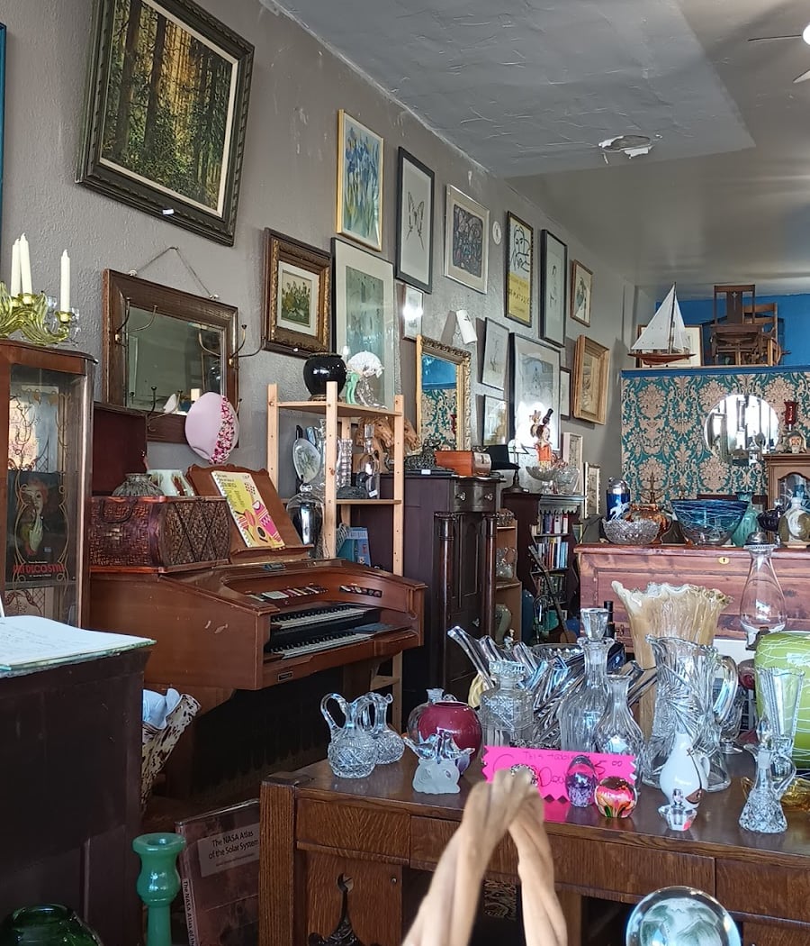 Fabulosity Antiques and wondrous items. 2