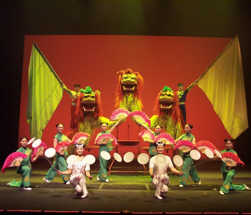 Peking Acrobats 3