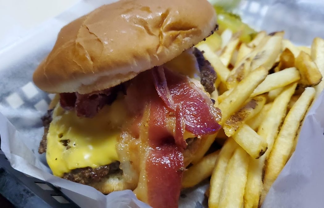 Art's Place Bar & Grill 2