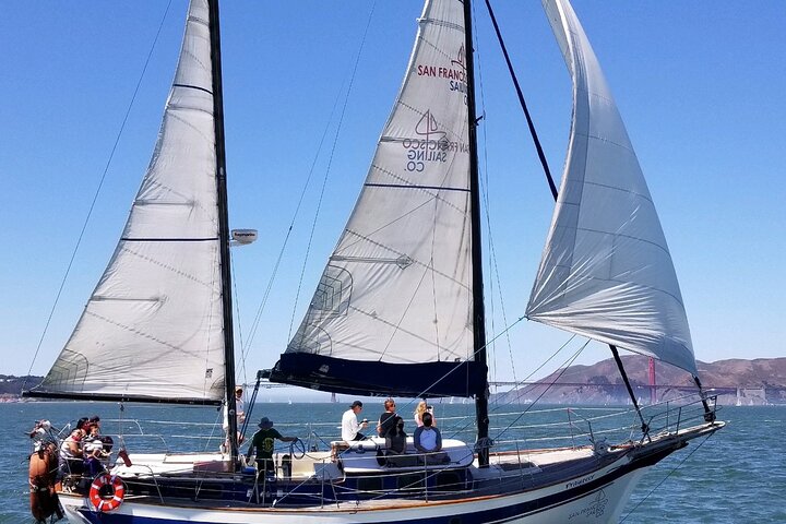 1.5-Hour San Francisco Bay Sailing Tour 1