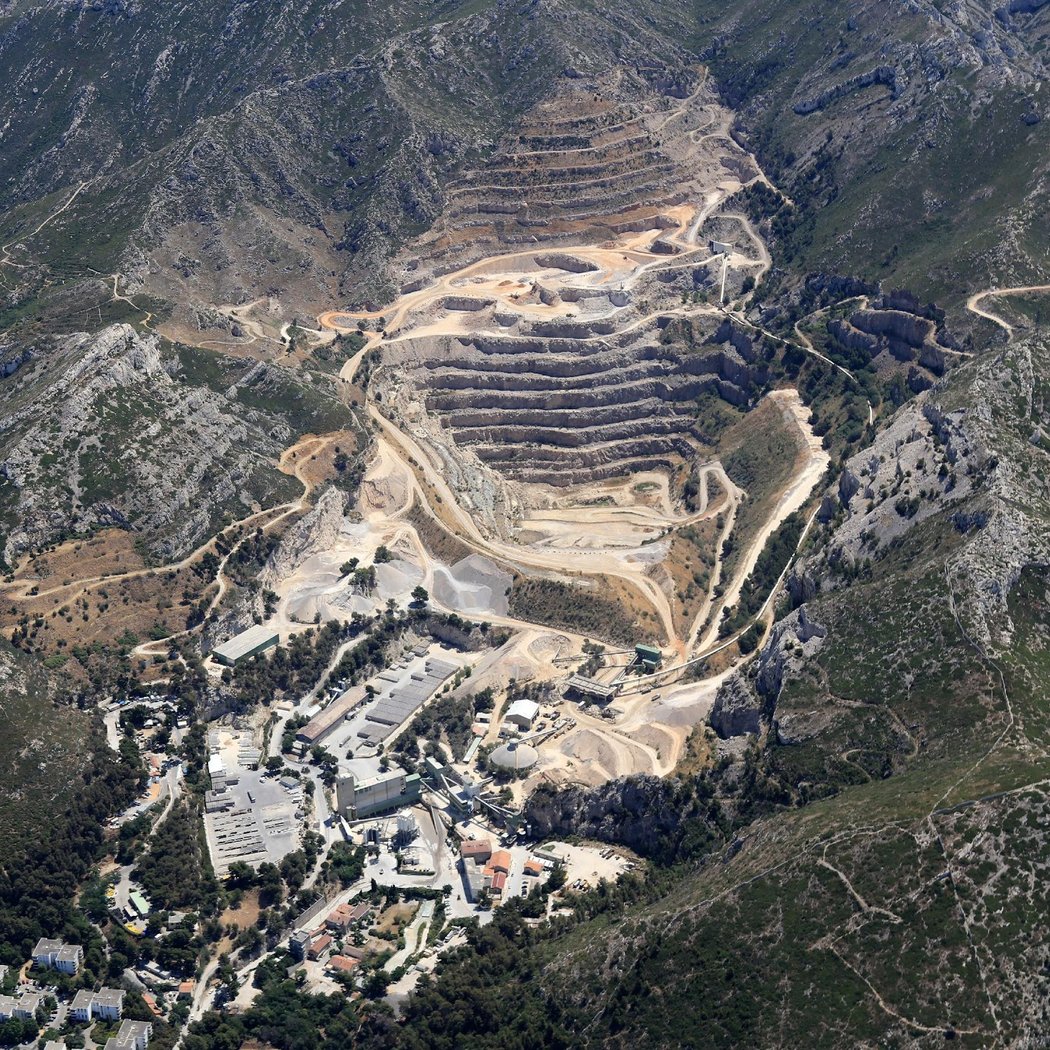 Nexstone - Perasso - Carrière et usine de préfabrication de Saint-Tronc 2