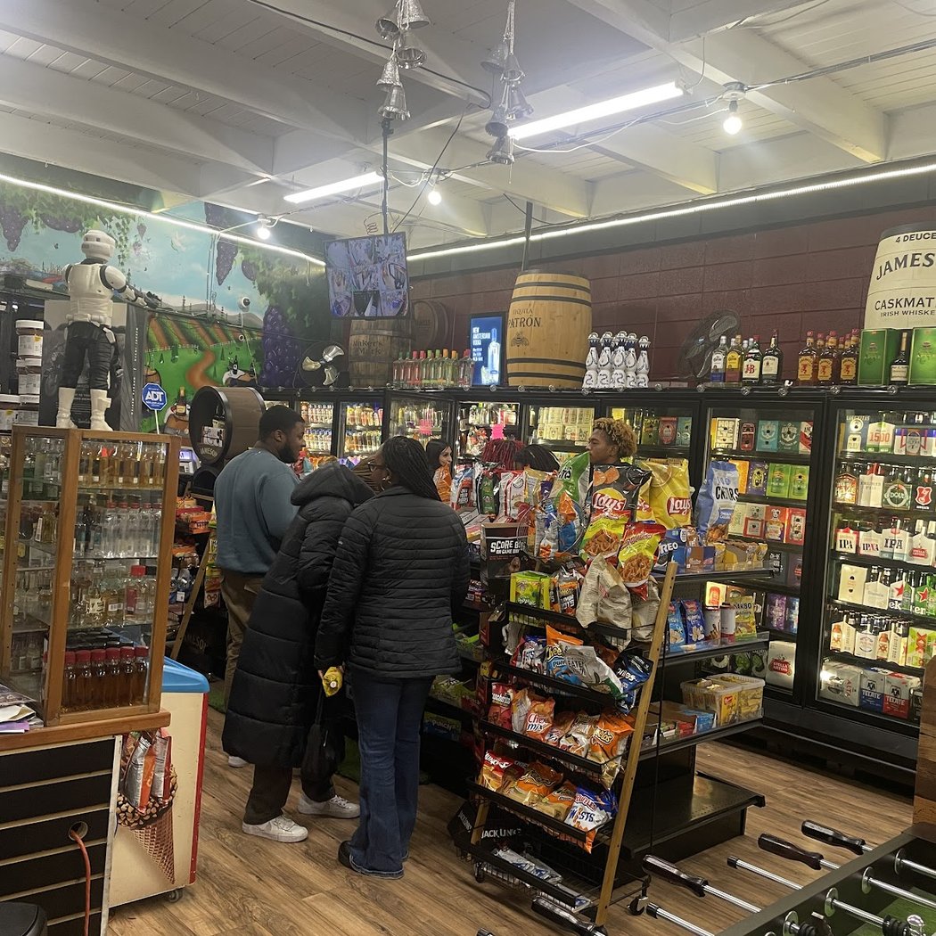 Peninsula Liquors 3