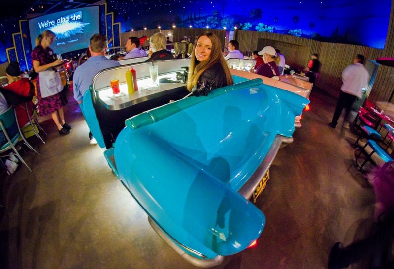 Sci-Fi Dine-In Theater Restaurant 2