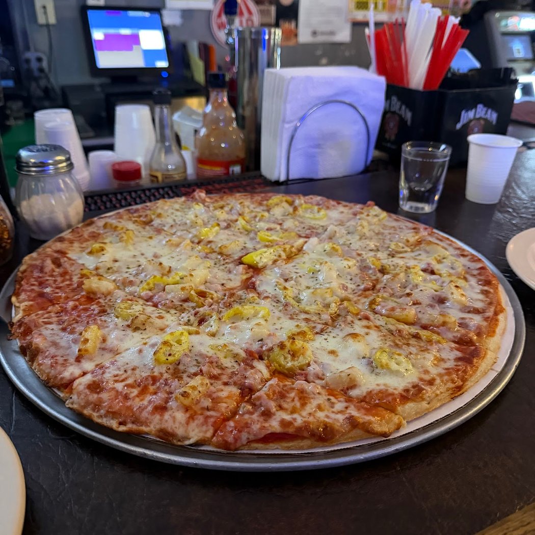 Y-Not Pizza & Lounge 1