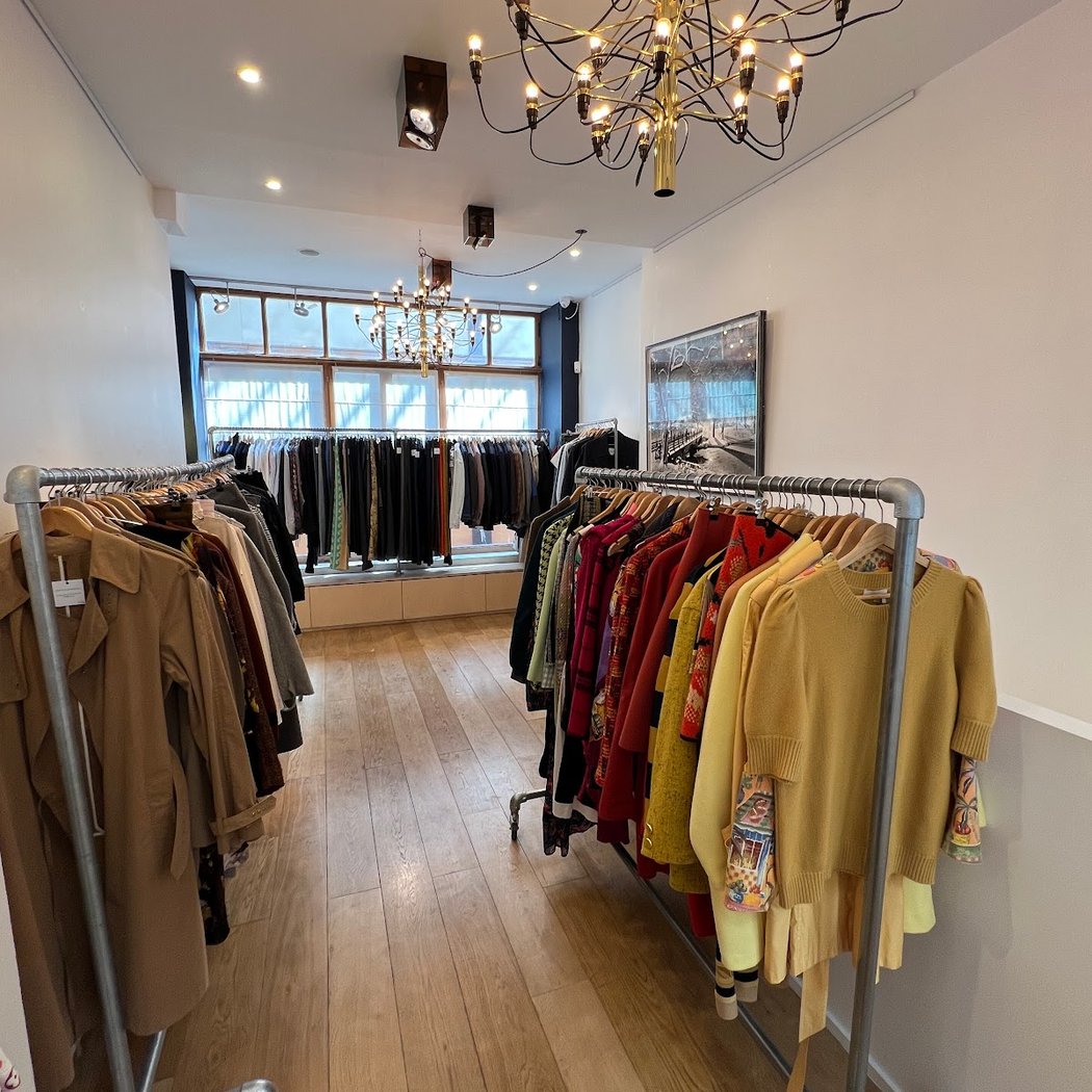 ALE Paris - Luxury Vintage Boutique and Custom Tailoring 4